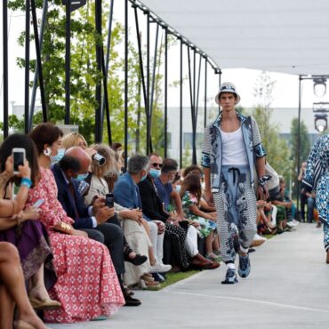 Dolce & Gabbana, defilare cu distanţare socială