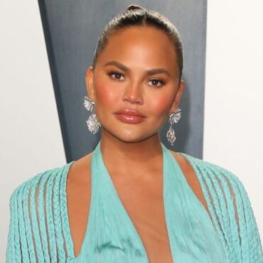 Chrissy Teigen a împărtăşit fanilor rutina sa de îngrijire
