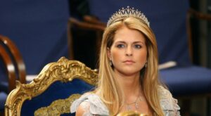 Cele mai frumoase capete încoronate