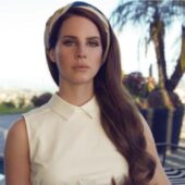 Lana Del Rey are un nou look şi îi stă super!