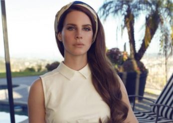 Lana Del Rey are un nou look şi îi stă super!
