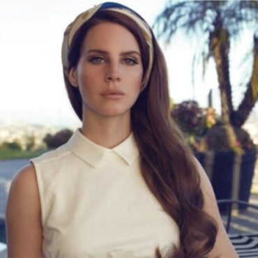 Lana Del Rey are un nou look şi îi stă super!