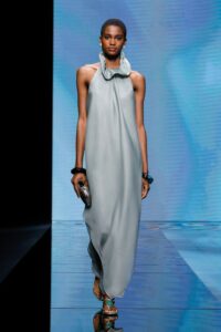 Pasteluri şi texturi diafane în noua colecţie Armani