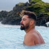 Noua iubită a lui Zac Efron este ospătăriță