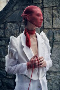 Prezentare gotică marca Maison Margiela