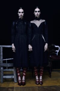 Prezentare gotică marca Maison Margiela
