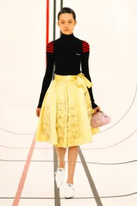Fata lui Kate Moss şi-a făcut debutul pe catwalk-ul Miu Miu