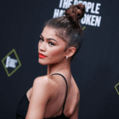Zendaya-premiu într-o rochie Versace din 1996
