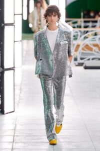 Moda optzecistă reinterpretată de Louis Vuitton