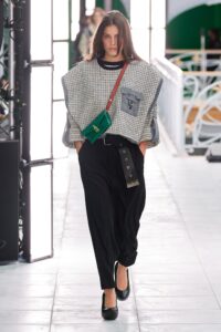 Moda optzecistă reinterpretată de Louis Vuitton