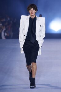 Show psihedelic marca Balmain