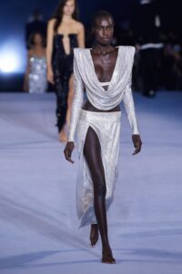 Show psihedelic marca Balmain