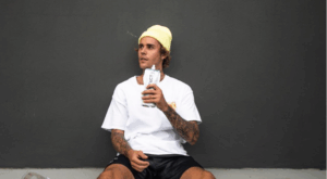 Bieber are propriul model de papuci Crocs