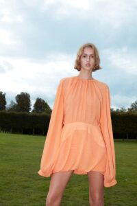 Stella McCartney – propuneri de ţinute pentru primăvara lui 2021