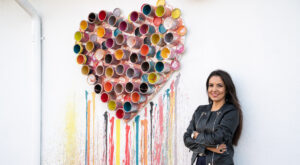 Cristina Joia – “cocoşată” şapte ore pentru a machia 40 de oameni