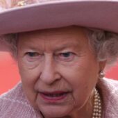 Regalii britanici refuză să urmărească „The Crown”
