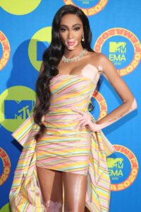 Ținutele de pe covorul roșu – MTV EMA 2020