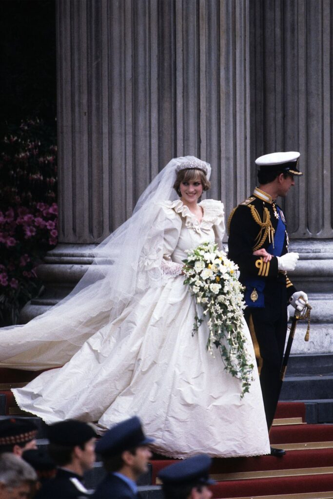 O cronologie a celor mai bune look-uri ale prințesei Diana