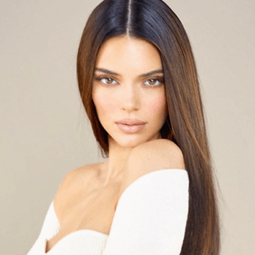 Kendall Jenner – acuzată că a riscat sănătatea invitaţilor de la petrecerea sa