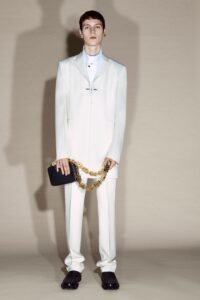 Givenchy, Max Mara și Moschino – colecții pentru toamna viitoare
