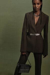 Givenchy, Max Mara și Moschino – colecții pentru toamna viitoare