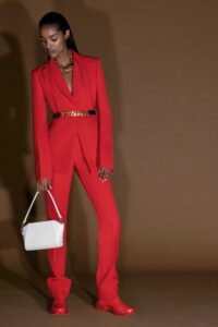 Givenchy, Max Mara și Moschino – colecții pentru toamna viitoare