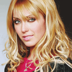 Anahi a debutat ca antreprenoare