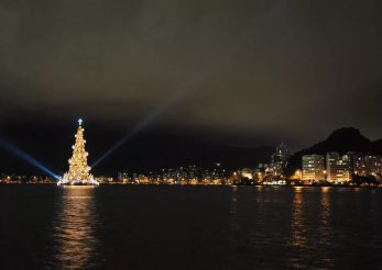 Cum arată cel mai mare pom de Crăciun din lume
