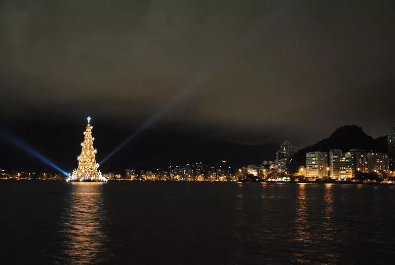 Cum arată cel mai mare pom de Crăciun din lume