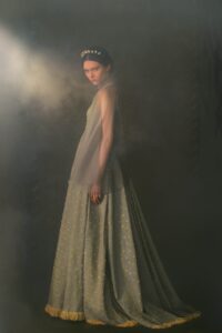 Schiaparelli, Christian Dior sau Iris van Herpen?