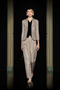 Armani Prive și Viktor & Rolf prezentări haute couture