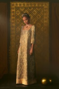 Schiaparelli, Christian Dior sau Iris van Herpen?