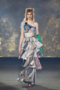 Armani Prive și Viktor & Rolf prezentări haute couture