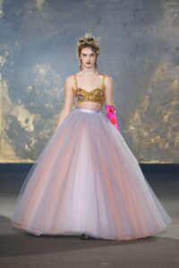 Armani Prive și Viktor & Rolf prezentări haute couture