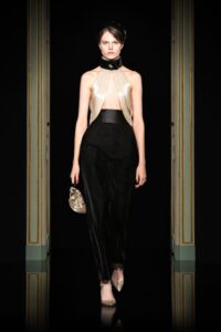 Armani Prive și Viktor & Rolf prezentări haute couture