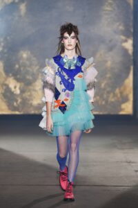 Armani Prive și Viktor & Rolf prezentări haute couture