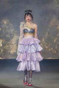 Armani Prive și Viktor & Rolf prezentări haute couture