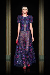 Armani Prive și Viktor & Rolf prezentări haute couture