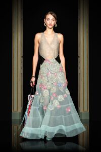 Armani Prive și Viktor & Rolf prezentări haute couture