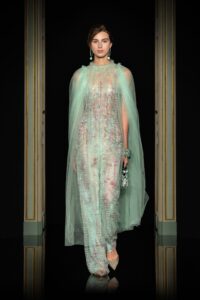 Armani Prive și Viktor & Rolf prezentări haute couture