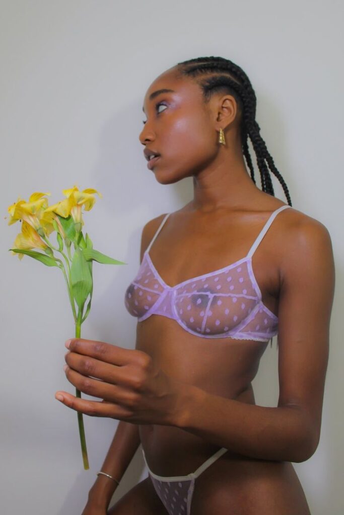 Lenjerie sexy care încinge atmosfera de Valentine’s Day