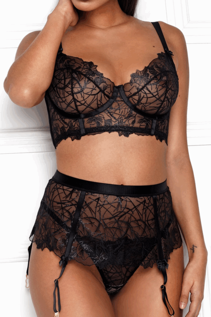 Lenjerie sexy care încinge atmosfera de Valentine’s Day