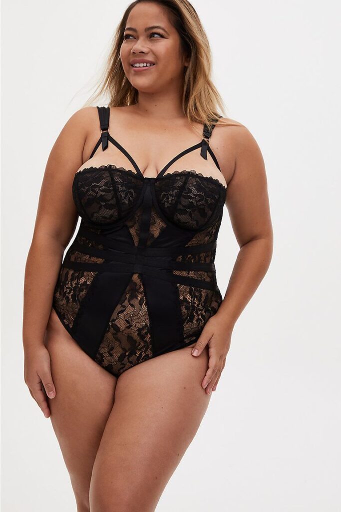 Lenjerie sexy care încinge atmosfera de Valentine’s Day