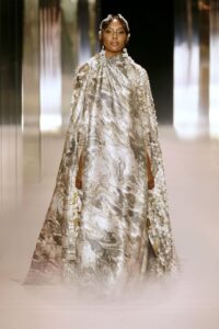 Cele mai bune look-uri din colecțiile Couture din primăvara anului 2021