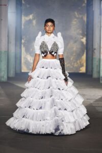 Cele mai bune look-uri din colecțiile Couture din primăvara anului 2021
