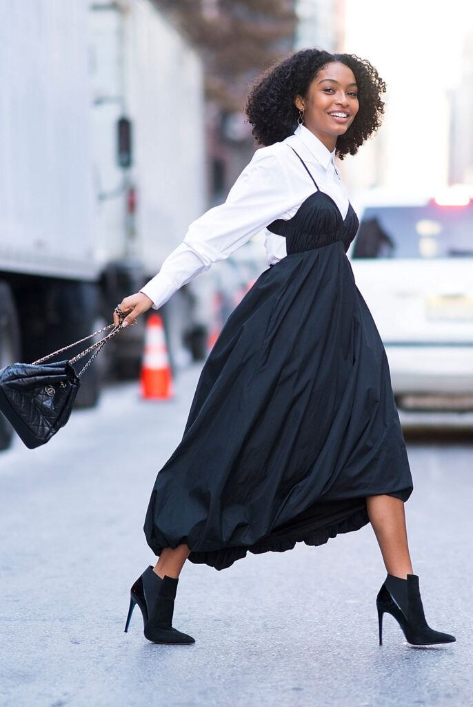 Ținute cu botine negre pentru a-ți inspira următorul look