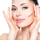 Uite cum poți avea un contouring perfect în patru pași simpli