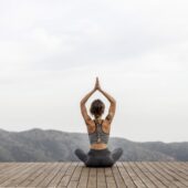 Cele 7 chakre și pozițiile yoga complementare