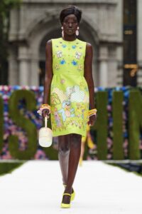 Siriano vs. Moschino – care e colecția ta preferată
