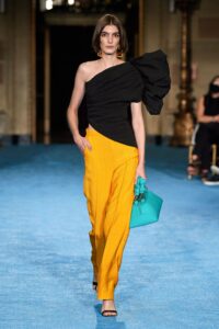 Siriano vs. Moschino – care e colecția ta preferată